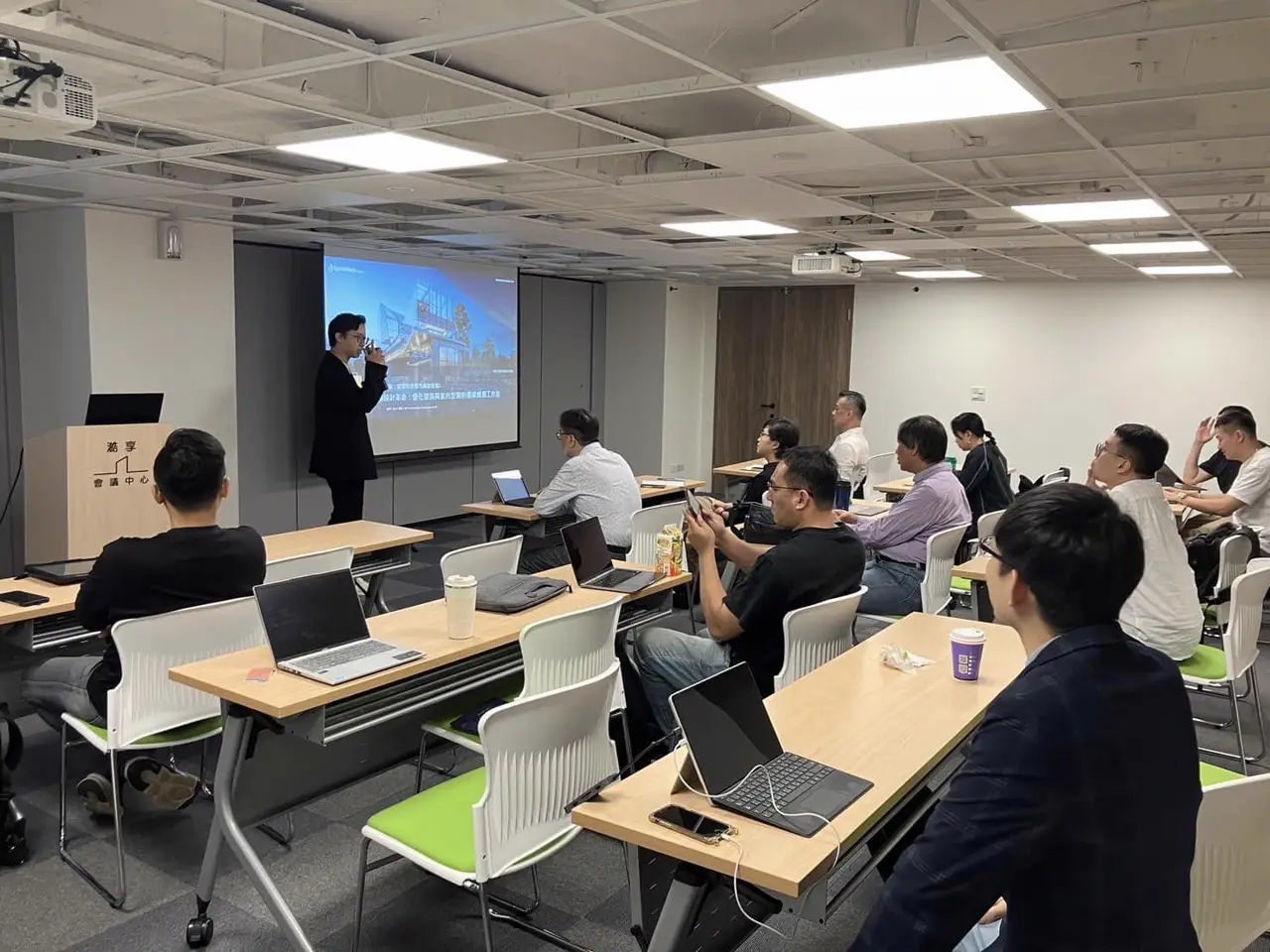 AI 行銷加速器：智慧科技助力高效獲客